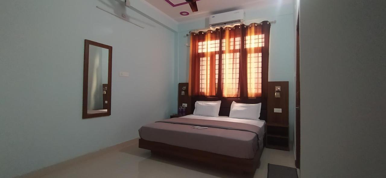 Hotel Comfort Inn Homestay Dehradun Ngoại thất bức ảnh