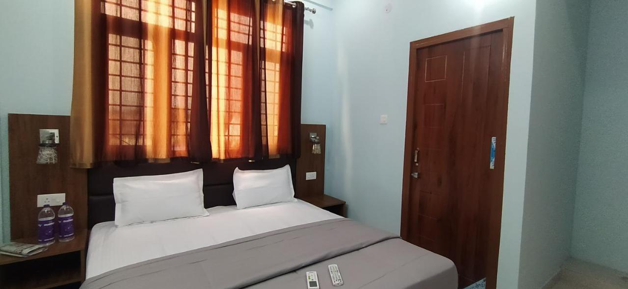 Hotel Comfort Inn Homestay Dehradun Ngoại thất bức ảnh