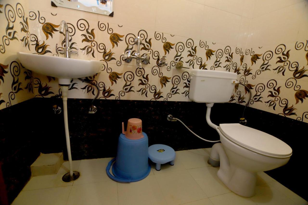 Hotel Comfort Inn Homestay Dehradun Ngoại thất bức ảnh